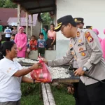 Polres Mukomuko Kembali Bagikan Paket Sembako
