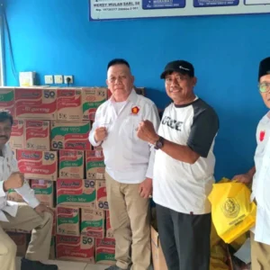 suharto berikan bantuan kepada korban banjir