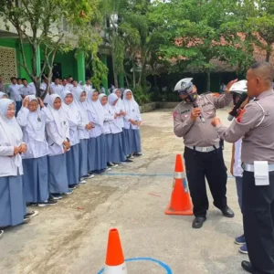 Satlantas Polres Demak Gelar Police Go To School dan Safety Riding