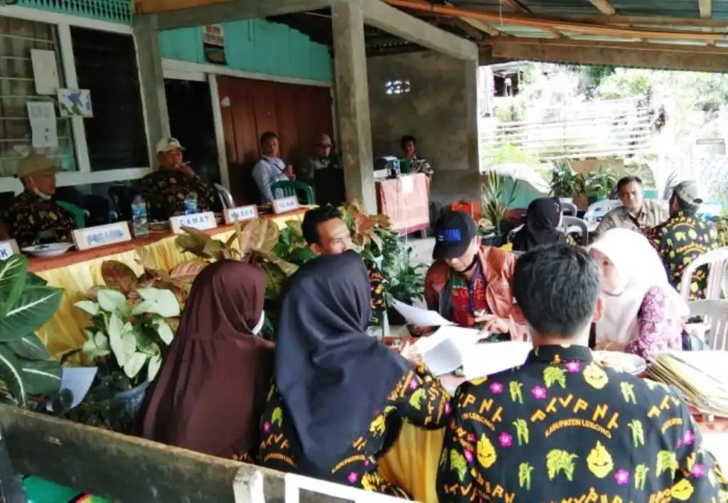 Tim Kecamatan Gelar Monev DD dan ADD di Desa Suka Sari