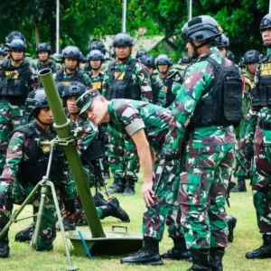 Tim Waslat Dari Slatad Kunjungi Yonif R 400/BR