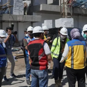 Wali Kota Batu dan Direktur Prasarana Strategis Sidak Pembangunan Pasar Induk