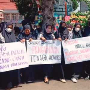 Anggaran Dicoret, Ratusan Honorer Demo DPRD Bengkulu Utara