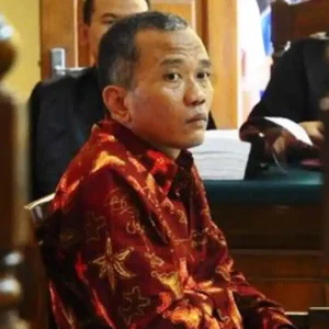 Bambang Tri Cabut Gugatan Ijazah Palsu Jokowi, Pengacara : Kasus Ditutup bambang Tri Ijazah Palsu Jokowi