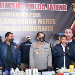 Beromset 1 M Sebulan, Pabrik Oli Palsu Digrebeg Polda Jateng oli palsu