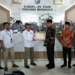 Bupati Kaur Terima Sertifikat WTP dari Kemenkeu