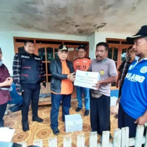 Bupati Malang dan Wakil Kunjungi Tanah Longsor Bantur