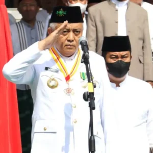 Bupati Malang, Drs. H.M. Sanusi, M.M. Menjadi Inspektur Upacara Peringatan Hari Santri Nasional Tahun 2022 di halaman Pondok Pesantren Modern Al-Rifaie, Desa Ketawang, Kecamatan Gondanglegi, Malang.