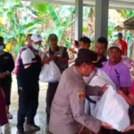 Pendistribuan bansos langsung ke korban bencana Banjir Bandang Sumawe