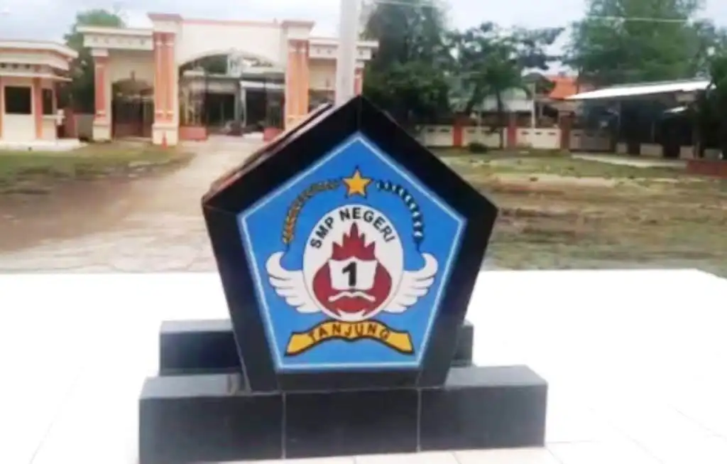 Dua Ratusan Siswa SMPN 1 Tanjung Brebes Ikuti Karya Wisata ke Jakarta