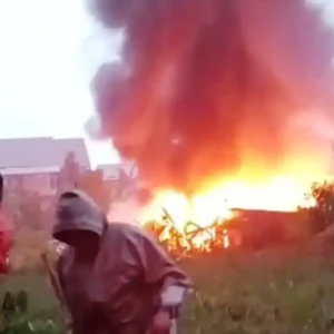Dua Rumah di Bentiring Ludes Terbakar Saat Hujan Lebat