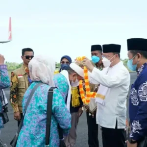 Gubernur Bengkulu Rohidin Mersyah Sambut Kepulangan Jamaah Haji