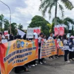 Guru Honorer bengkulu Unjuk Rasa