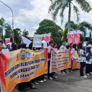 Guru Honorer Bengkulu Unjuk Rasa, Desak Gubernur Segera Keluarkan SK Guru Honorer bengkulu Unjuk Rasa