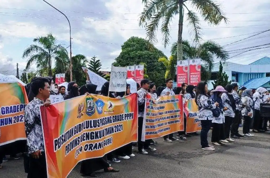 Guru Honorer bengkulu Unjuk Rasa