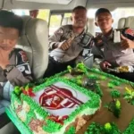 Jilat Kue HUT TNI, Dua Polisi Dipecat