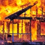 Bakar Rumah Sendiri