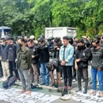 Mahasiswa Geruduk Mapolda Jatim, Tuntut Kapolda Mundur