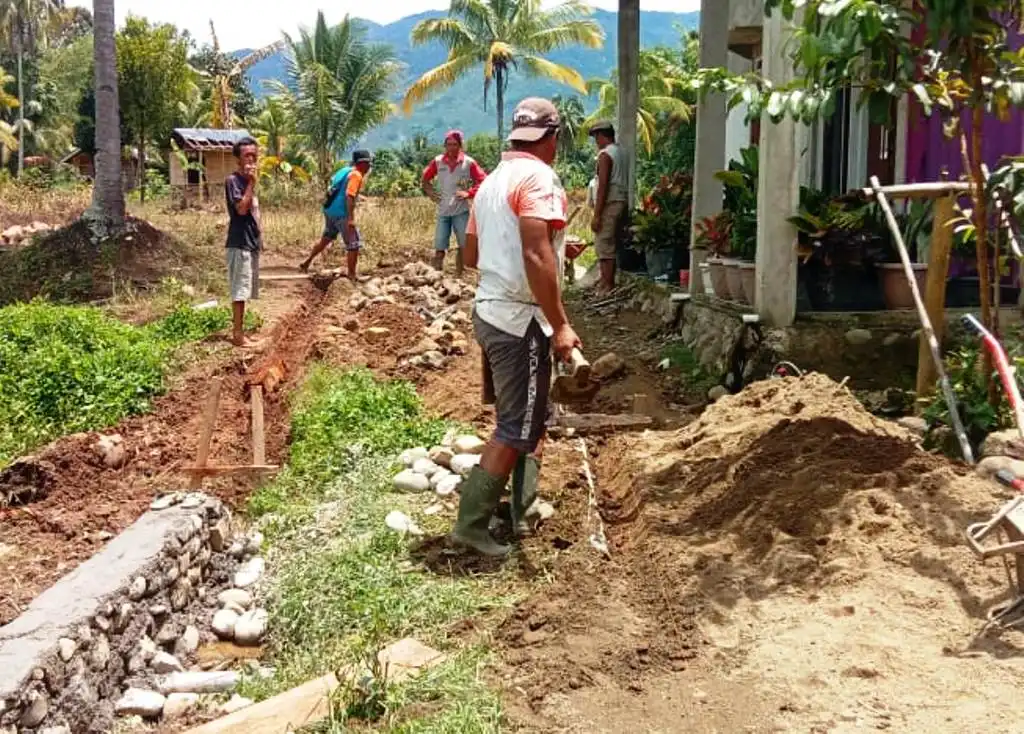 Maksimalkan Peruntukan Dana Desa, Pemdes Karang Anyar Bangun JUT  