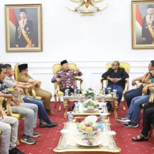 Ngadap Gubernur, Crew Forum Bengkulu Dapat Wejangan