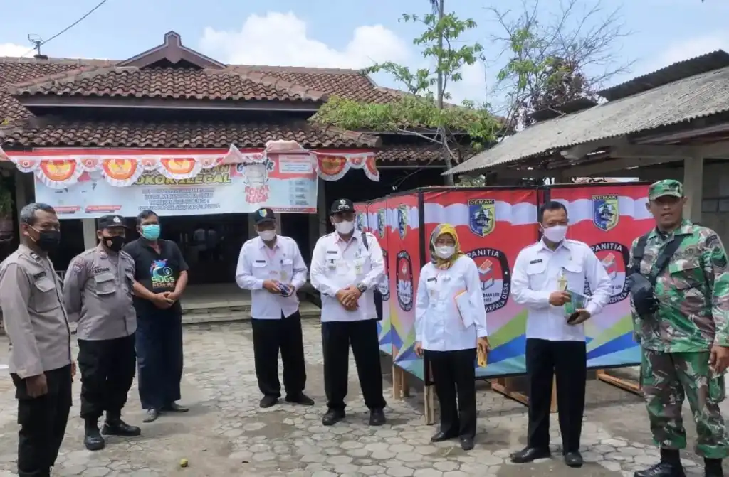 Forkopincam Karanganyar saat pengecekan TPS jelang pelaksanaan Pilkades
