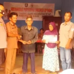 Pemdes Tanjung Agung Kaur Bagikan BLT DD