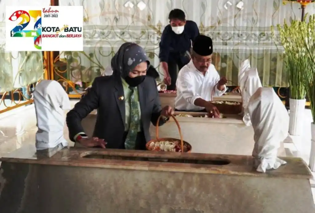 Memperingati HUT Kota Bаtu, Dewanti Rumpoko berziarah ke Tokoh-tokoh Pendiri Kota Batu