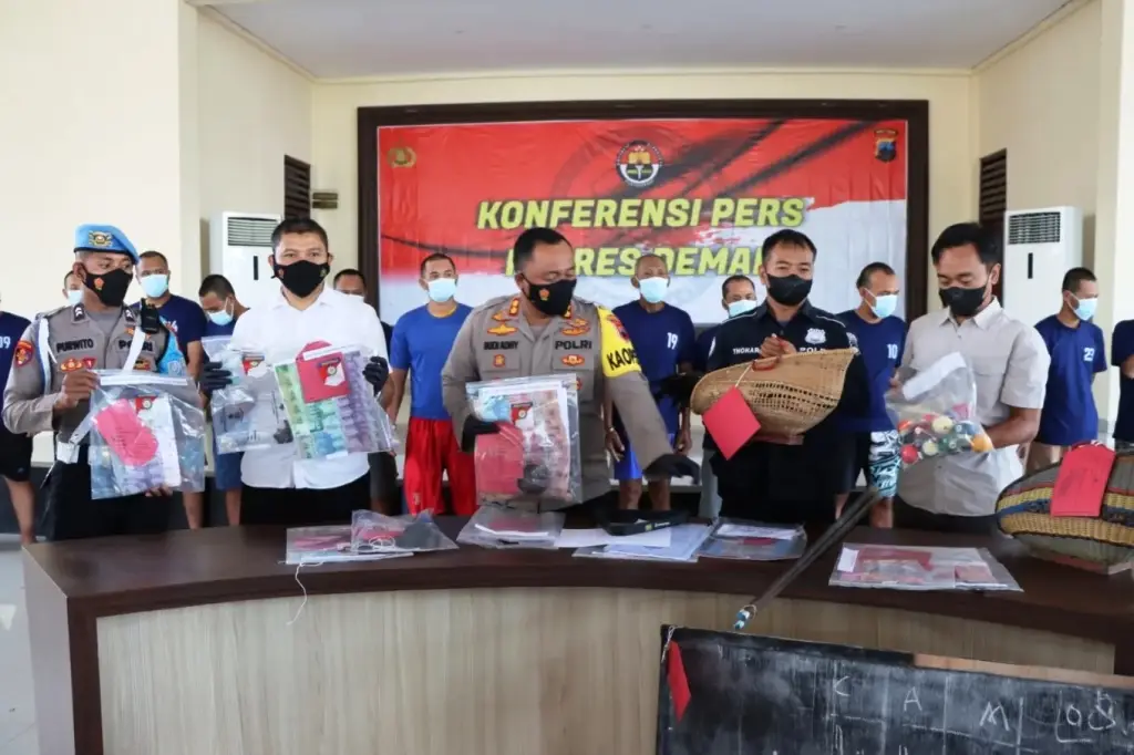 Polres Demak Ringkus Pelaku Perjudian dan Penyalahgunaan BBM