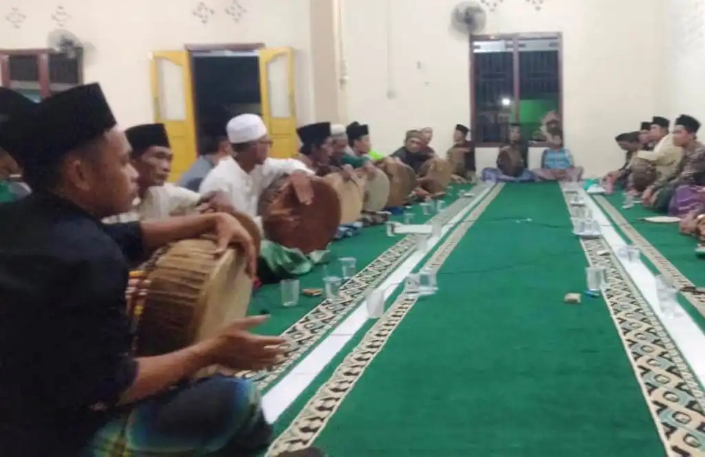 Tradisi Unik Warga Ulu Tetap Sambut Maulid Nabi