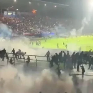 Tragedi Sepakbola! Puluhan Penonton Tewas Pasca Arema Kalah dari Persebaya