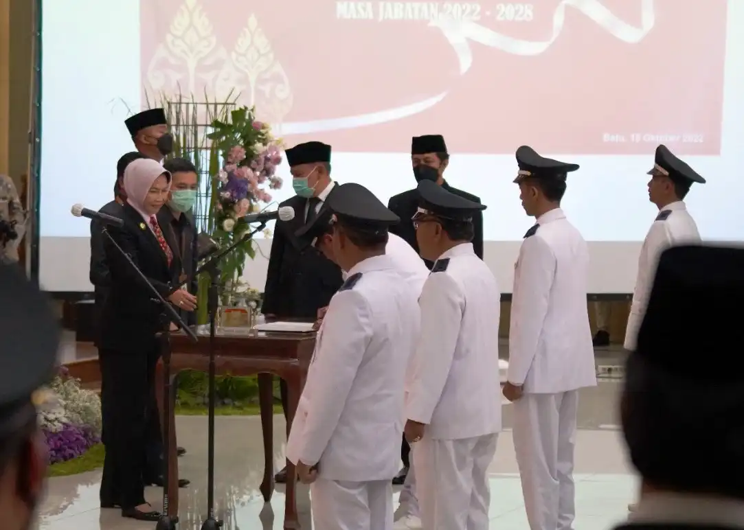 Wali Kota Batu Lantik Lima Kepala Desa Terpilih Tahun 2022