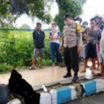 Sesosok Mayat Tergeletak Diatas Trotoar kota Bengkulu