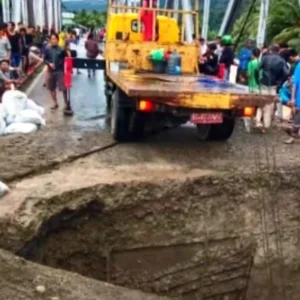 Jembatan Runtuh, Jalan Nasional Bengkulu-Lampung Lumpuh
