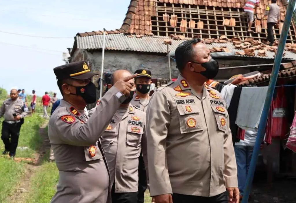 Kapolres Demak Kunjungi Korban Angin Puting Beliung