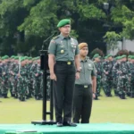 Kasdam IV/Diponegoro Brigjen TNI Parwito saat pimpin Upacara Bendera 17-an di Lapangan Makodam.