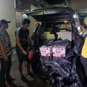 Polres Bengkulu Tengah 100 Botol Soju Beserta Warga Pagar Alam