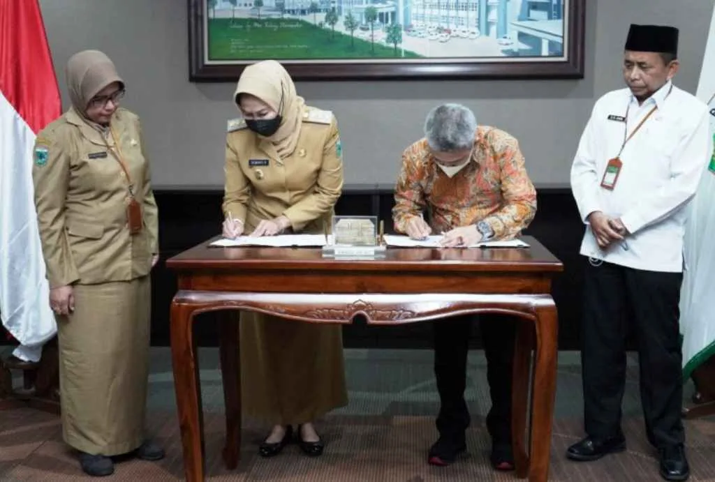 Pemkot Batu dan Kemenag RI menandatangi MOU PPG PAI di Ruang Rapat Utama Balaikota Among Tani, Kota Batu