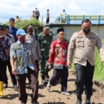 Antisipasi Banjir, Kapolres Demak Cek Tanggul Sungai Cabean