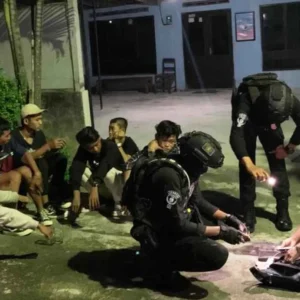 Asik Pesta Miras, 6 Pemuda Diringkus Tim Sparta Polresta Surakarta Asik Pesta Miras, 6 Pemuda Diringkus Tim Sparta Polresta Surakarta