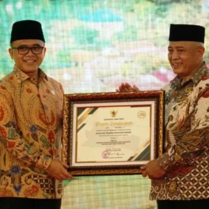 Bupati Malang Terima Penghargaan Top 30 Inovasi Terpuji Kovablik Jatim 2022