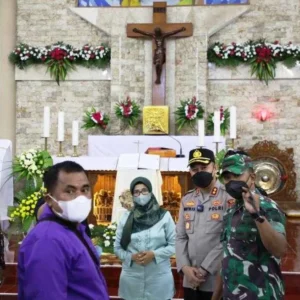 Cek Kondusifitas, Bupati Blitar Monitoring Gereja dan Pos Pelayanan Nataru