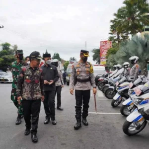Jelang Nataru, Wawali Kota Batu Bersama Polres Gelar Apel Pengamanan Jelang Nataru, Wawali Kota Batu Bersama Polres Gelar Apel Pengamanan