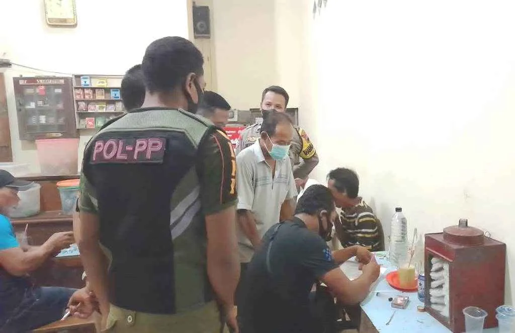 Jelang Perayaan Natal dan Tahun Baru 2023, Polres Blora Razia Miras Jelang Perayaan Natal dan Tahun Baru 2023, Polres Blora Razia Miras