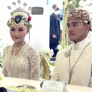 Kaesang dan Erina Resmi Jadi Suami Istri Kaesang dan Erina Resmi Jadi Suami Istri