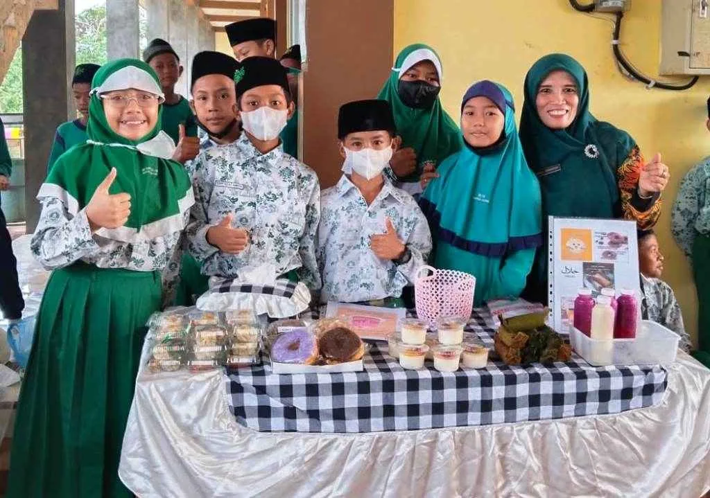 Kenalkan Wirausaha, MI Takhasus Darul Ulum Ngaliyan Gelar Market Day