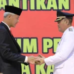Lantik Pj Bupati Brebes, Ganjar Ingatkan PR Soal Kemiskinan dan Investasi