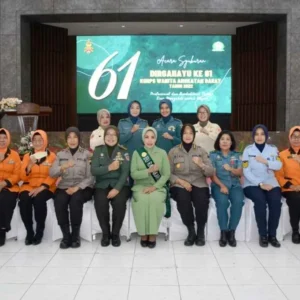 Pangdam IV/Diponegoro : Kowad dan Ibu Peran yang Sama Luar Biasa Pangdam IV/Diponegoro : Kowad dan Ibu Peran yang Sama Luar Biasa