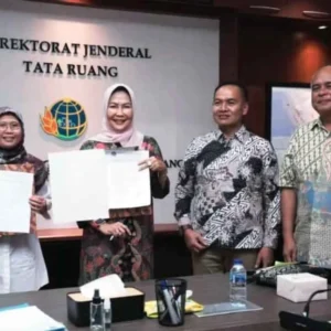 Pemkot Batu Terima Dokumen Persetujuan Substansi RTRW Pemkot Batu Terima Dokumen Persetujuan Substansi RTRW