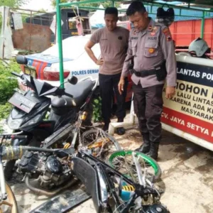 Polres Demak Grebek Balap Liar, 9 Motor Diamankan Polres Demak Grebek Balap Liar, 9 Motor Diamankan