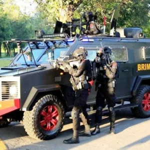 Sat Brimob Polda Jateng Berhasil Bebaskan Sandra di Candi Borobudur